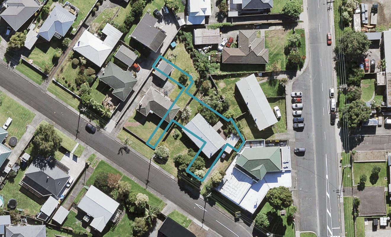 7/3 Abbotleigh Avenue, Te Atatu Peninsula, Auckland - Carousel 1