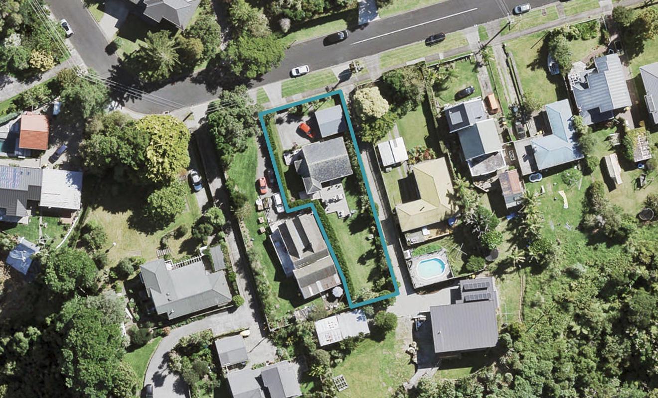 16 Grendon Road, Titirangi, Auckland - Carousel 1
