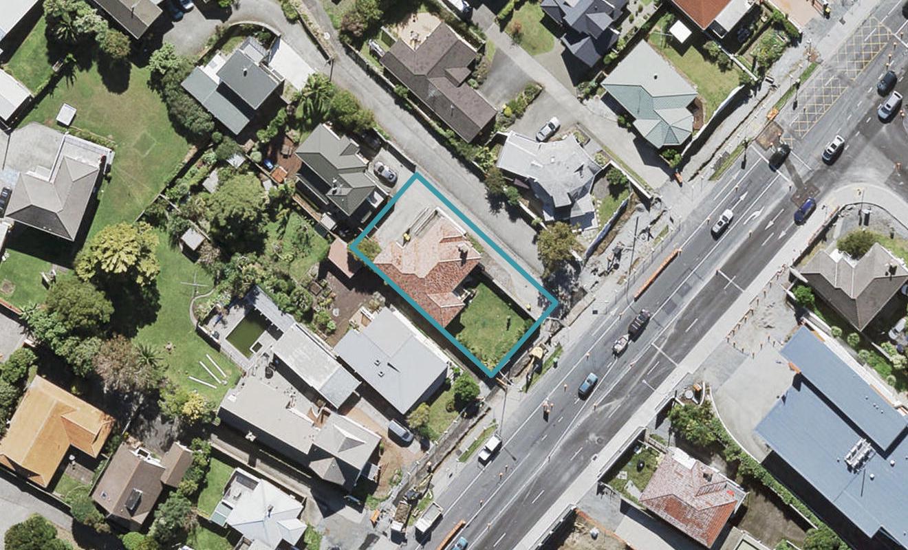 328 Te Atatu Road, Te Atatu South, Auckland - Carousel 1