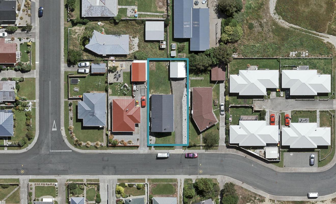 58 Lothian Crescent, Strathern, Invercargill - Carousel 1