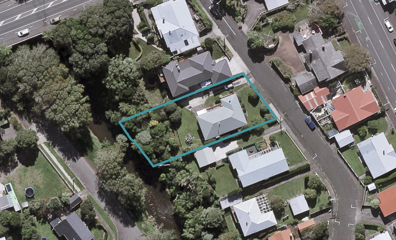 20 Baring Terrace, Strandon, New Plymouth - Carousel 1