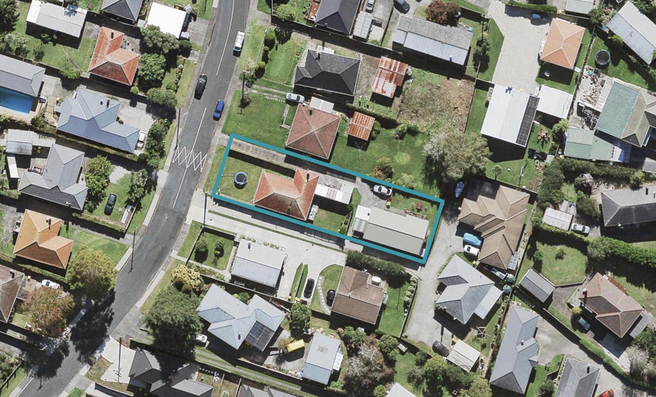 1/18 Kirrie Avenue, Te Atatu South, Auckland - Carousel 1