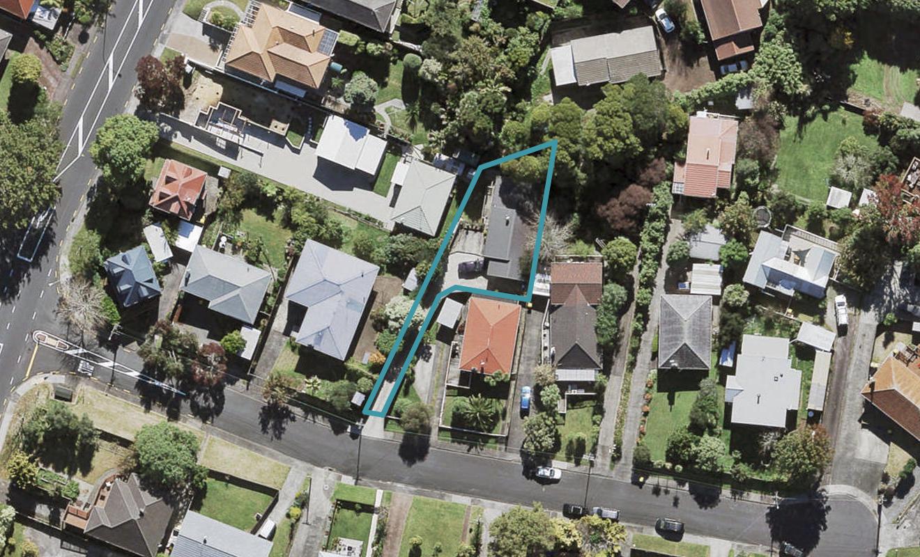 6A Alma Street, Te Atatu South, Auckland - Carousel 1