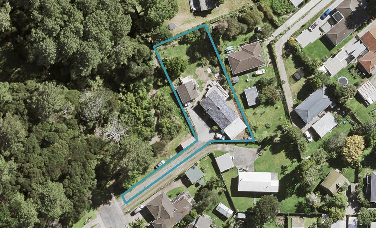 21 Pendlebury Street, Green Bay, Auckland - Carousel 1