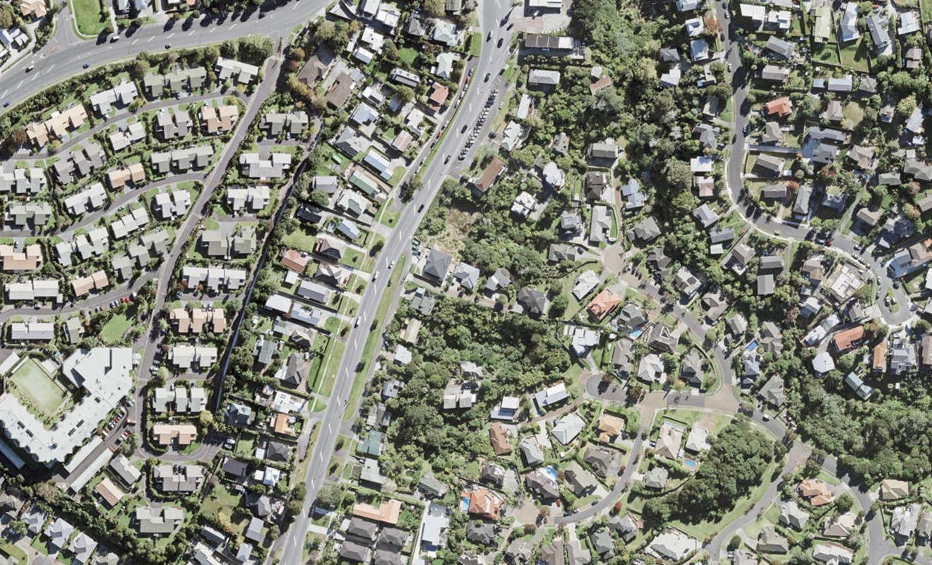 817B East Coast Road, Northcross, Auckland - Carousel 1