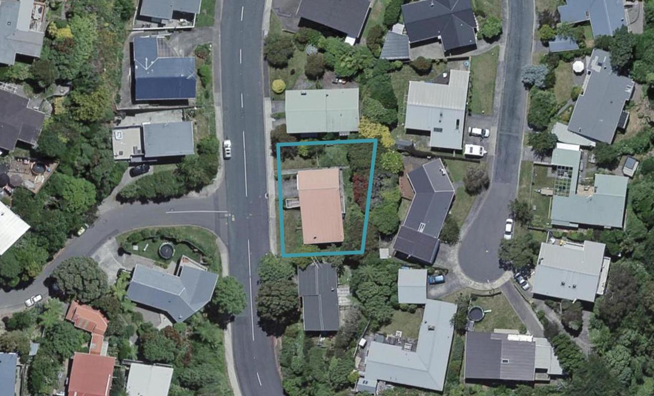4 Churton Drive, Churton Park, Wellington - Carousel 1