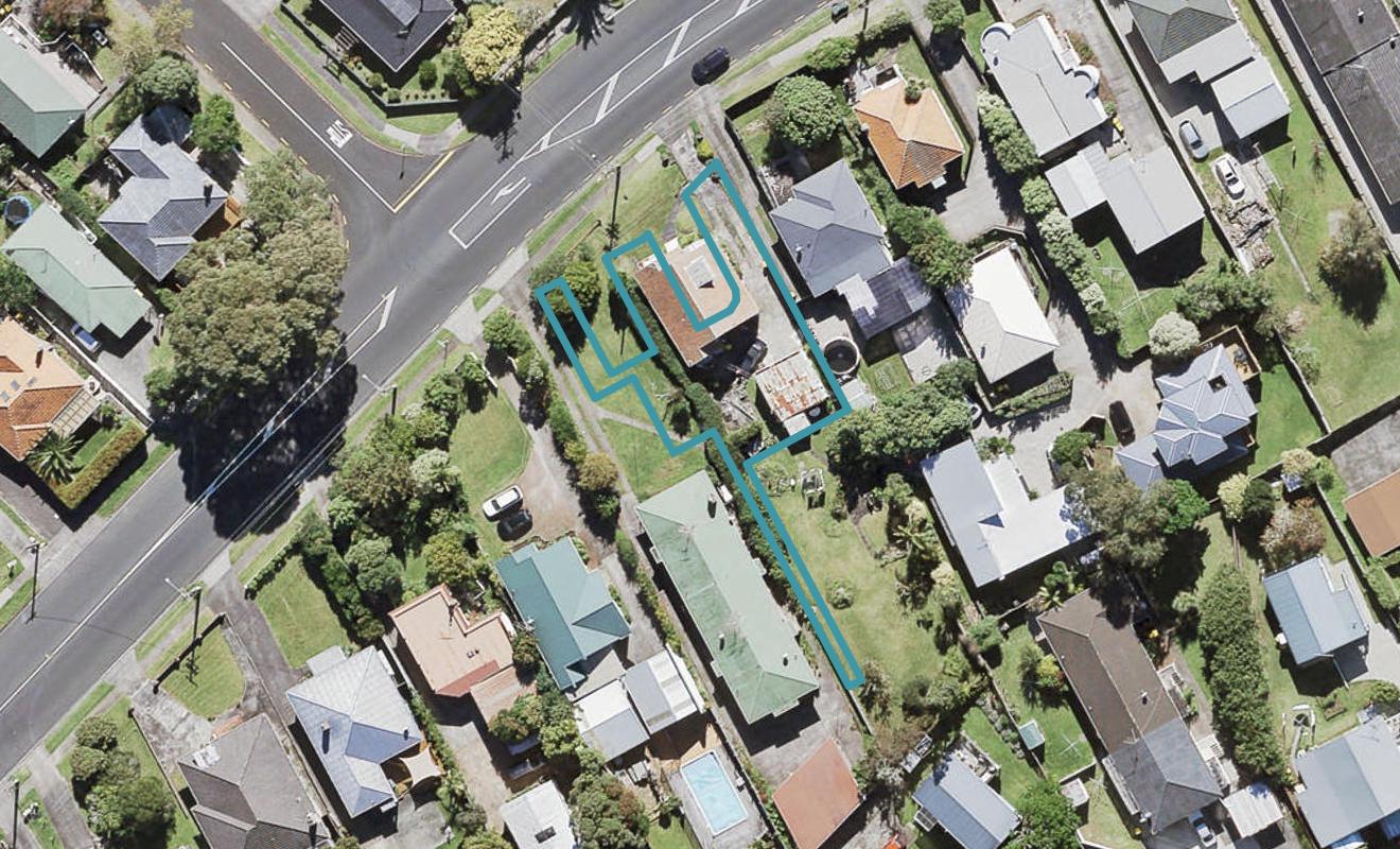 2/144 Titirangi Road, New Lynn, Auckland - Carousel 1