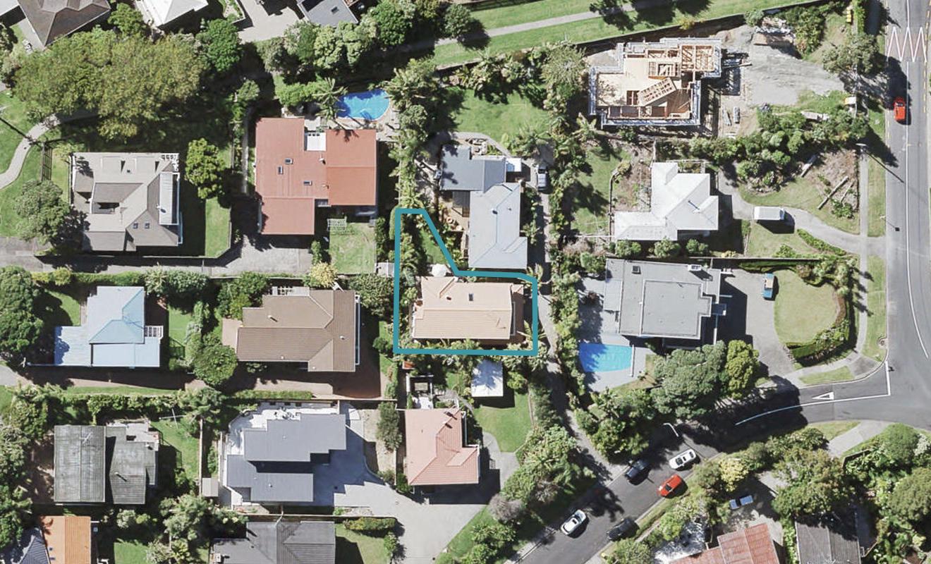 1A Rossmore Terrace, Murrays Bay, Auckland - Carousel 1