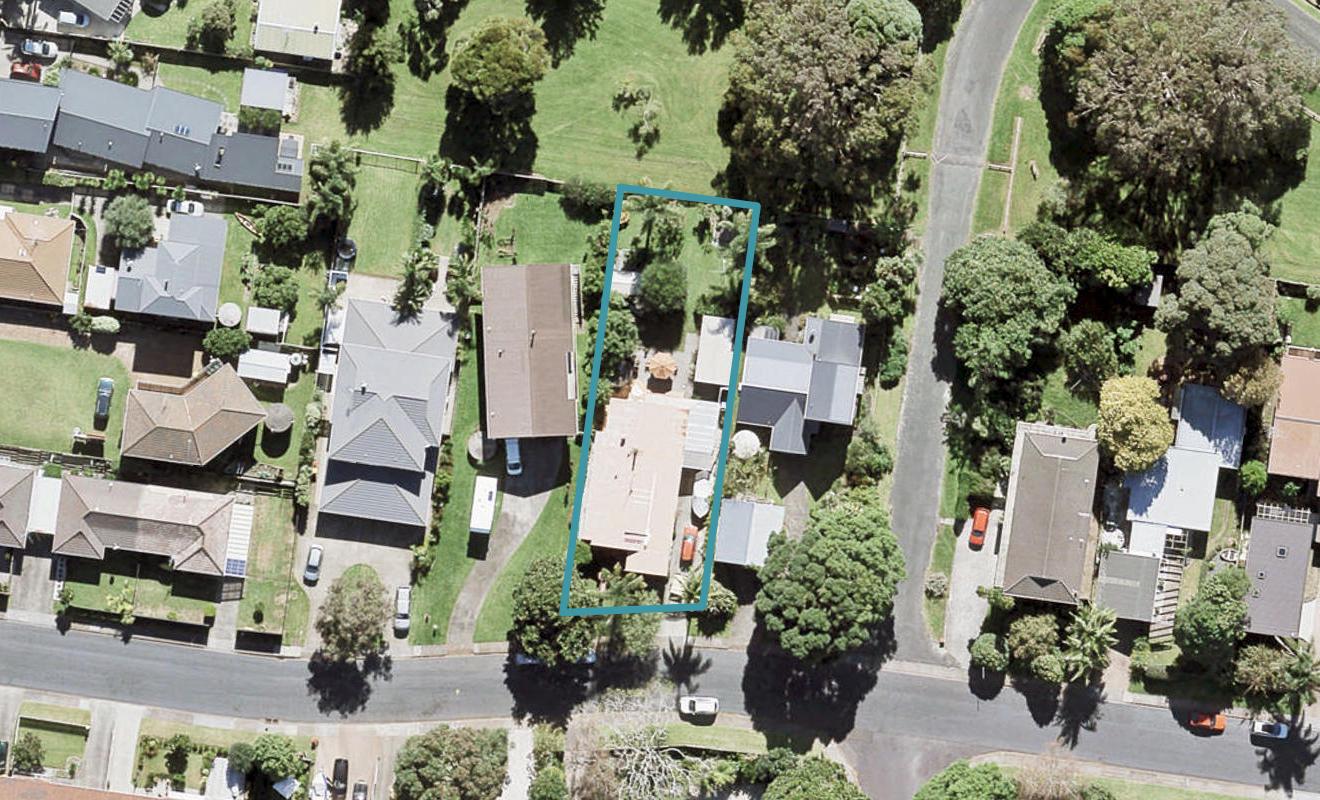8 The Circle, Manly, Whangaparaoa - Carousel 1