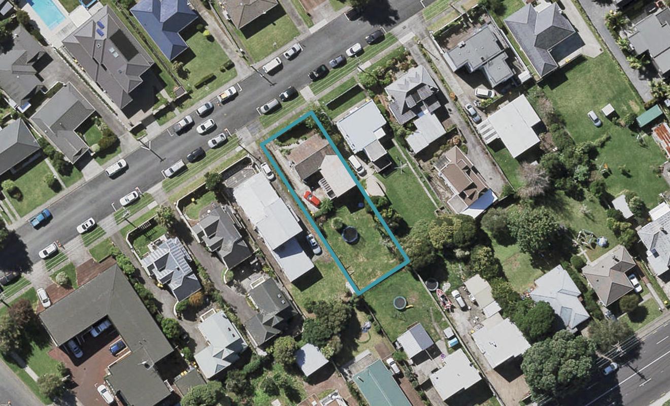 24 Lomond Street, Takapuna, Auckland - Carousel 1
