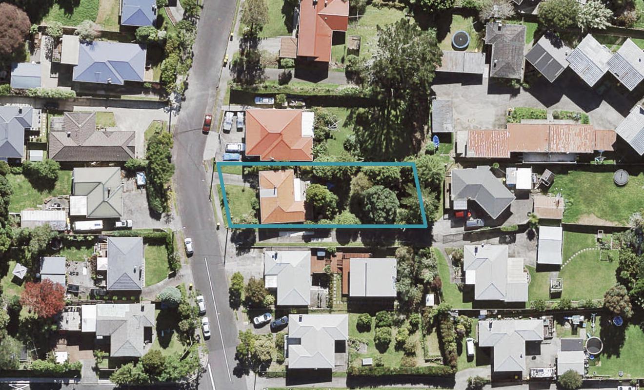 27 Blease Street, New Lynn, Auckland - Carousel 1