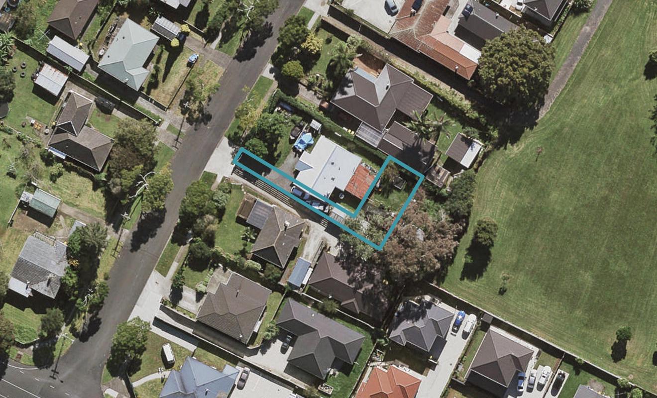 8D Calvert Avenue, Mangere East, Auckland - Carousel 1
