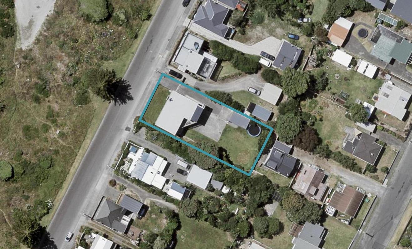 14 Marine Parade, Otaki Beach, Otaki - Carousel 1