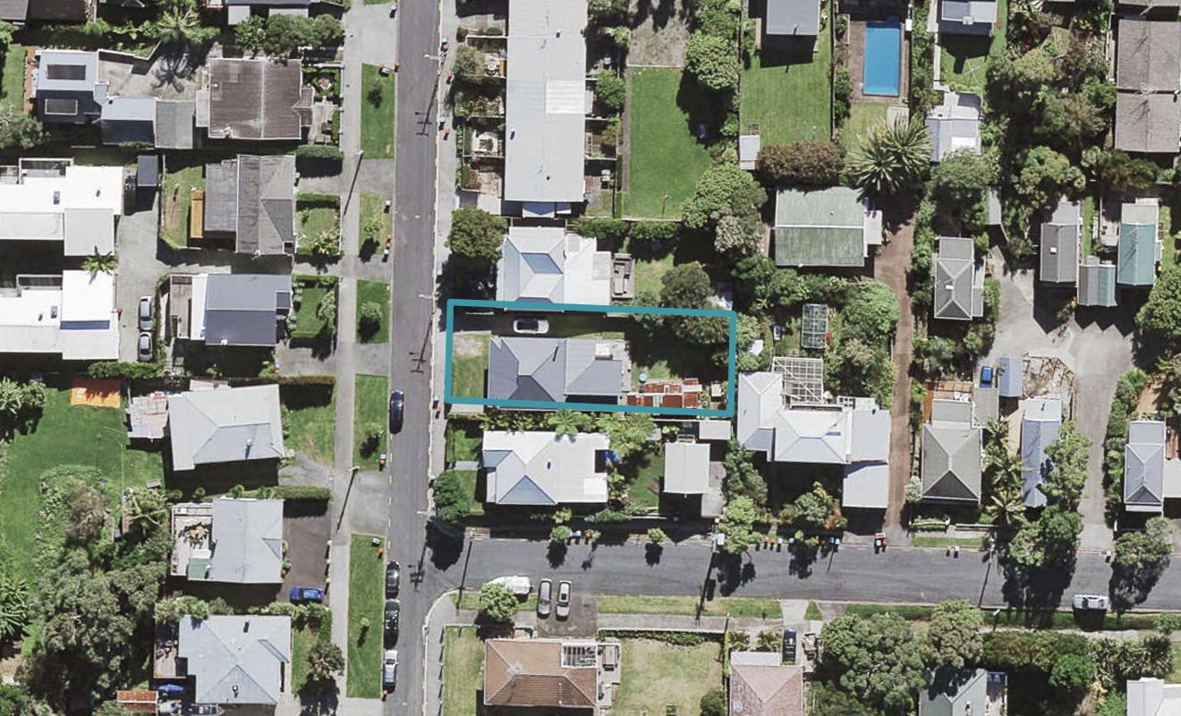 17 School Road, Morningside, Auckland - Carousel 1