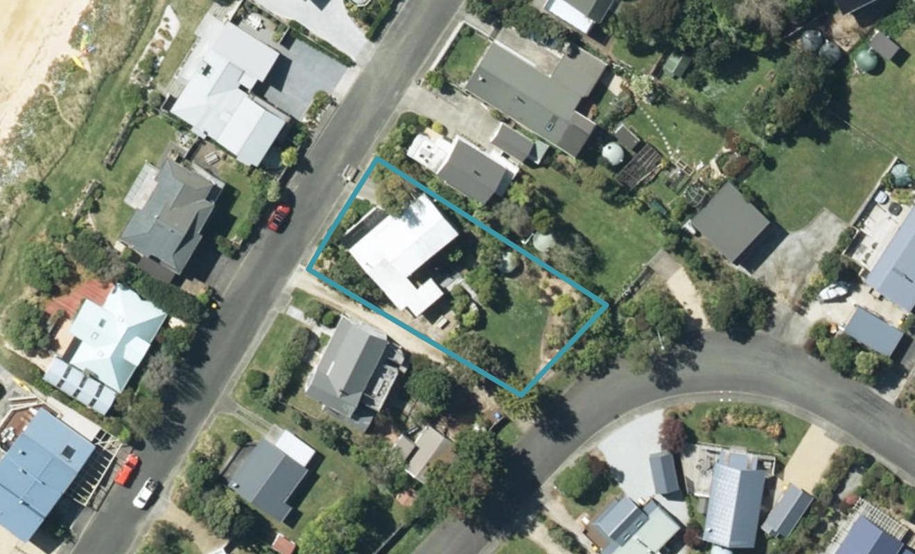 22 Cornwall Place, Tata Beach, Takaka - Carousel 1
