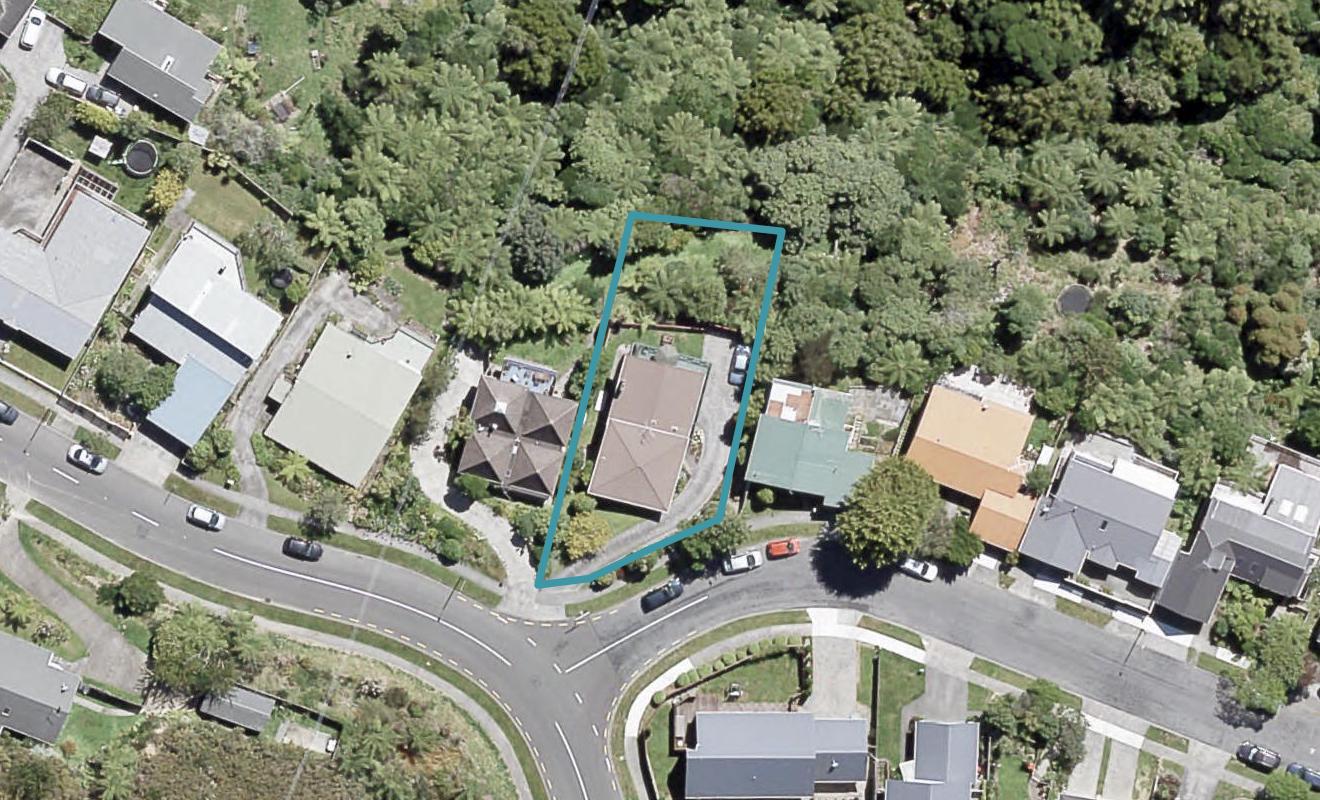 1 Kekeno Grove, Tirohanga, Lower Hutt - Carousel 1