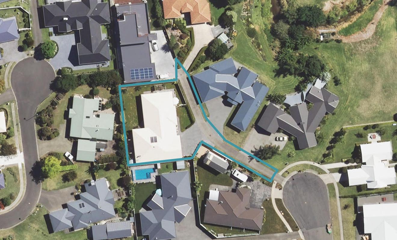 18 Charteris Rise, Riverdale, Gisborne - Carousel 1