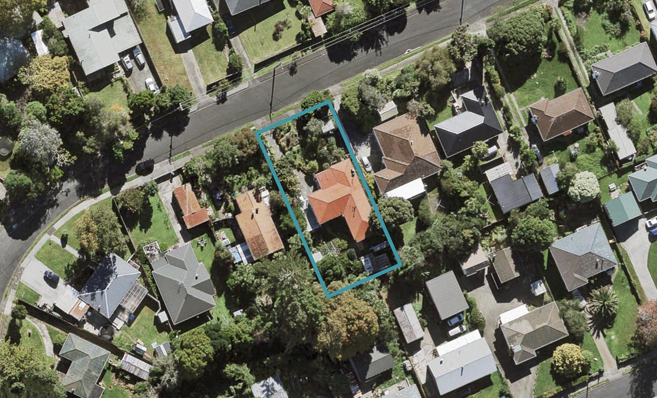 35 Sherwood Avenue, Te Atatu South, Auckland - Carousel 1