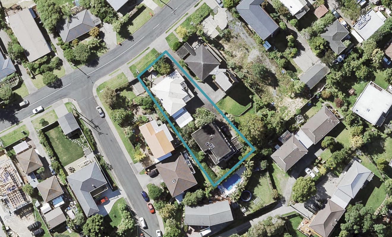 2/44 Arran Road, Browns Bay, Auckland - Carousel 1