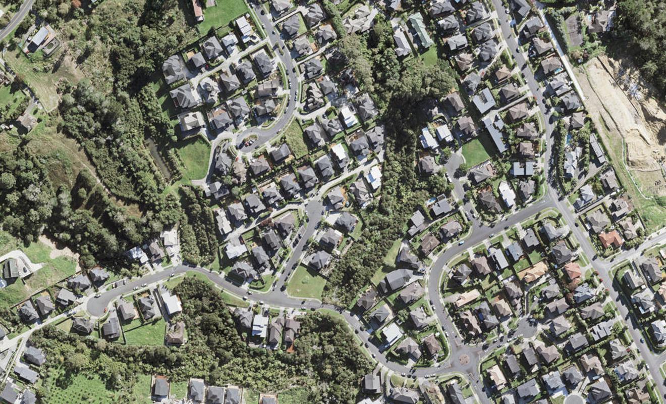 9 Bintulu Place, Fairview Heights, Auckland - Carousel 1