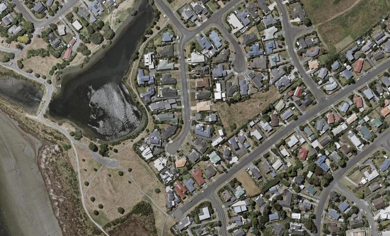 13 Major Durie Place, Waikanae Beach, Waikanae - Carousel 1
