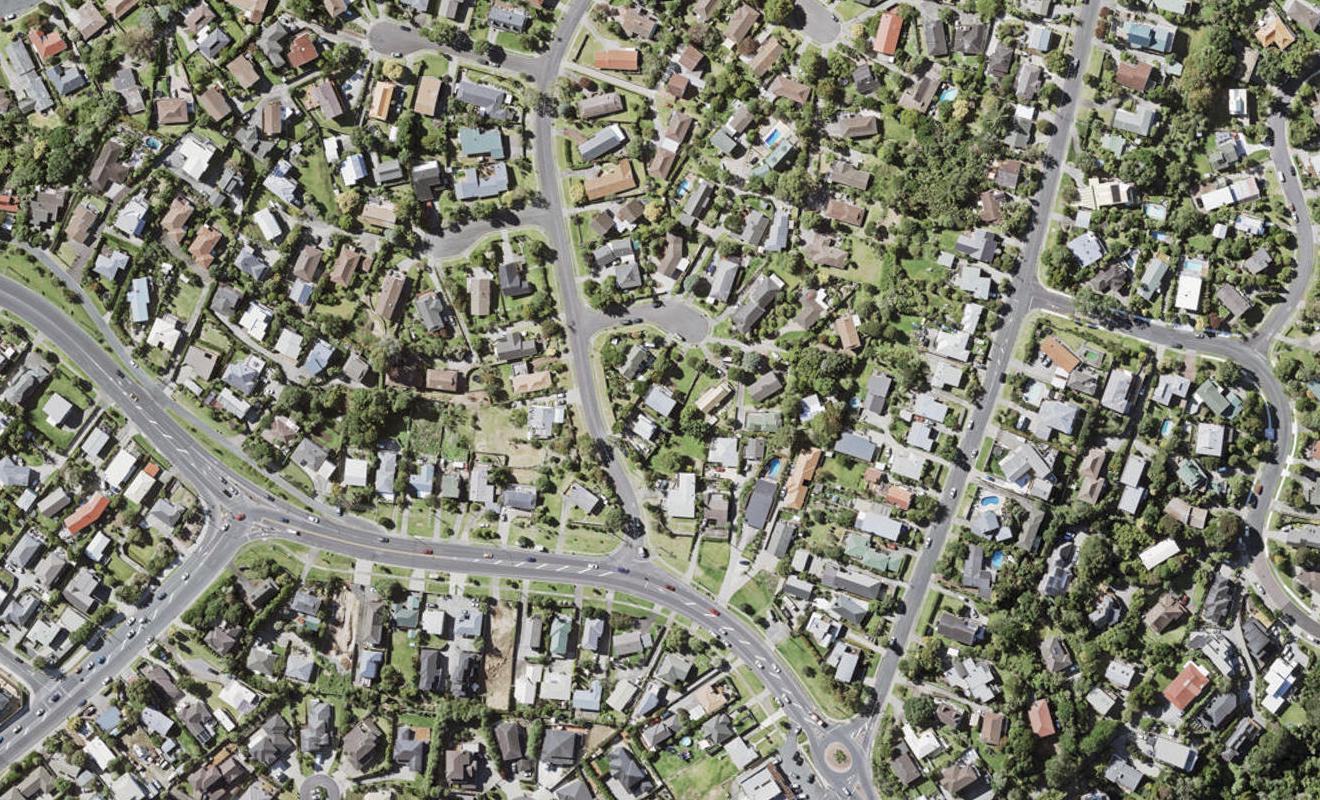 2/4 Louise Place, Browns Bay, Auckland - Carousel 1