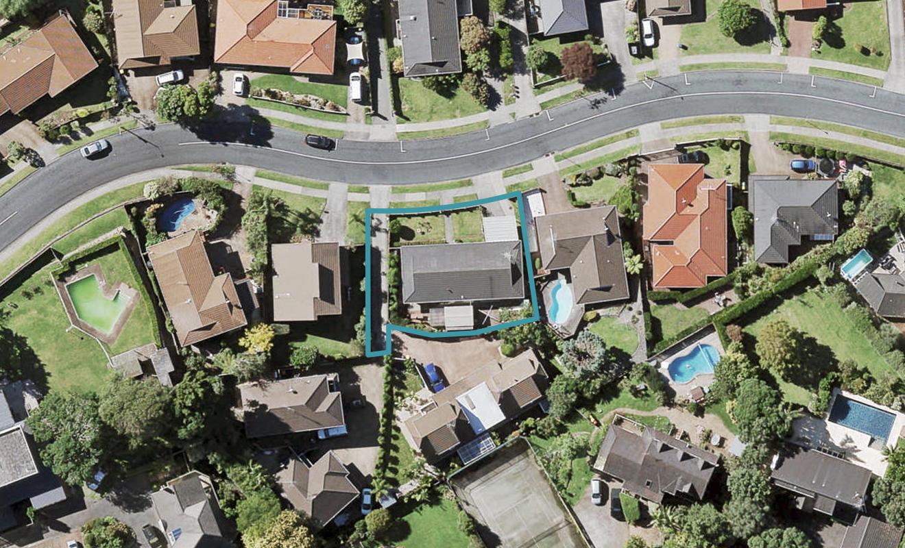 32 Sunnyview Avenue, Shelly Park, Auckland - Carousel 1