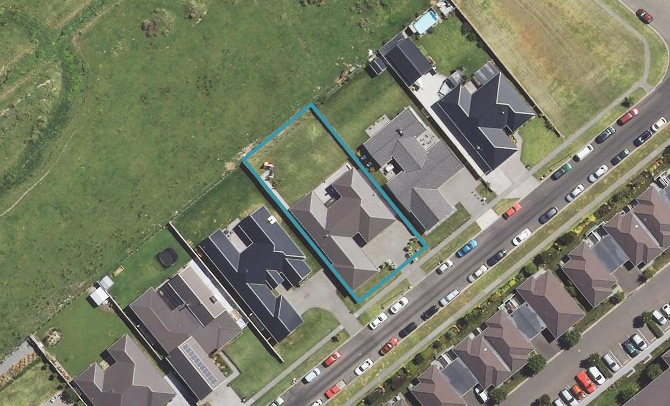 7 Gwyneth Place, Lytton West, Gisborne - Carousel 1