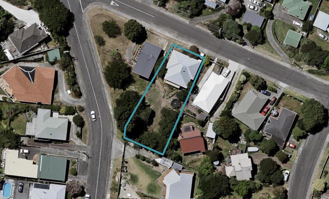 16 Ngaio Road, Raumati Beach, Paraparaumu - Carousel 1