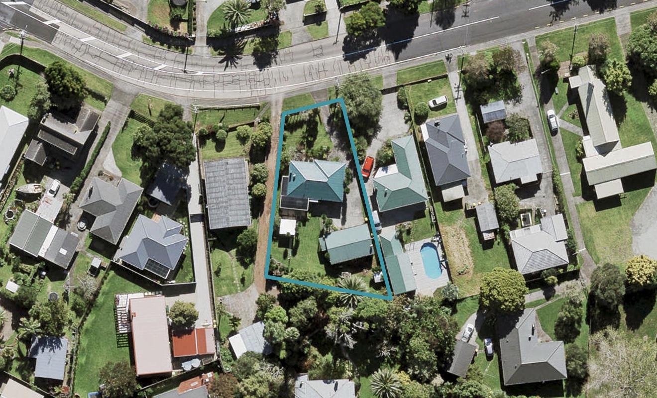 40 Taikata Road, Te Atatu Peninsula, Auckland - Carousel 1