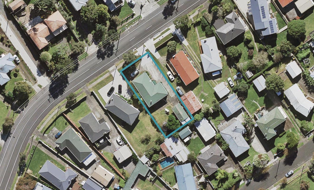 31 Mountain Road, Mangere Bridge, Auckland - Carousel 1