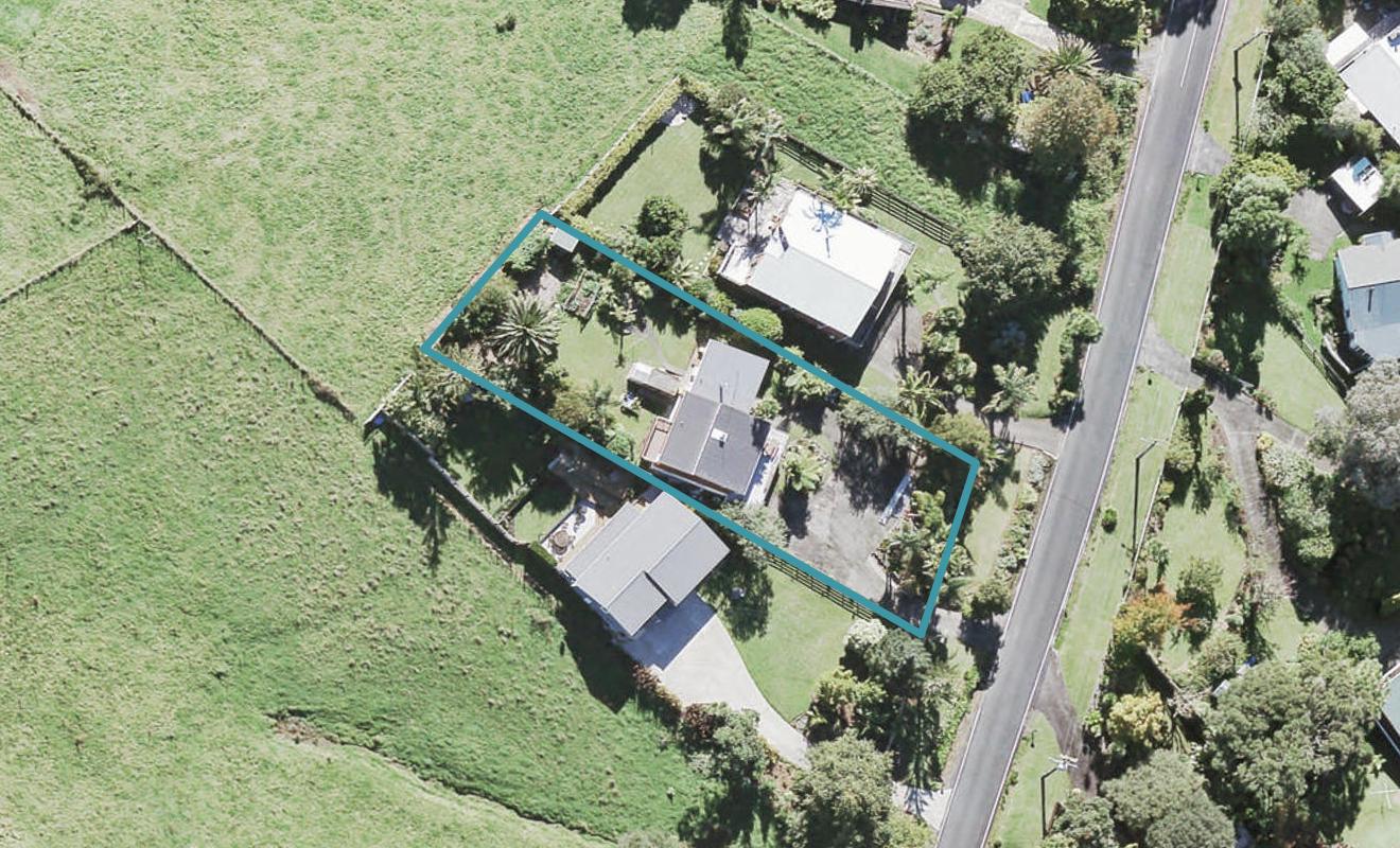 43 Grassmere Road, Henderson Valley, Auckland - Carousel 1
