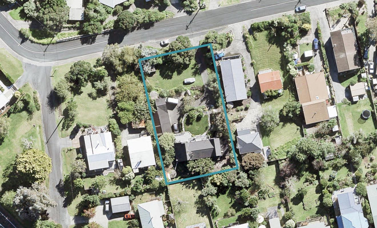 7 Surf Road, Stanmore Bay, Whangaparaoa - Carousel 1