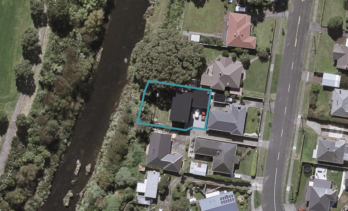 16A Queens Road, Glen Avon, New Plymouth - Carousel 1