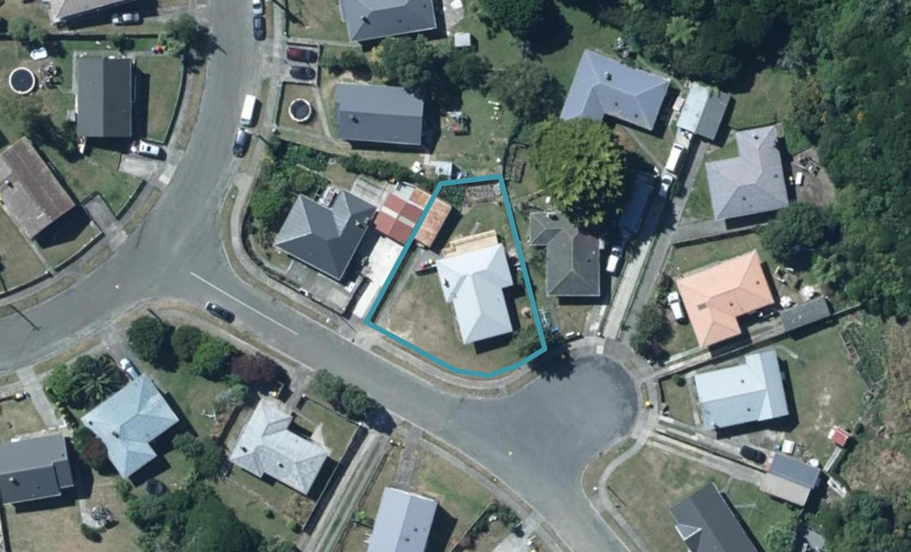3 Carnavon Place, Cannons Creek, Porirua - Carousel 1