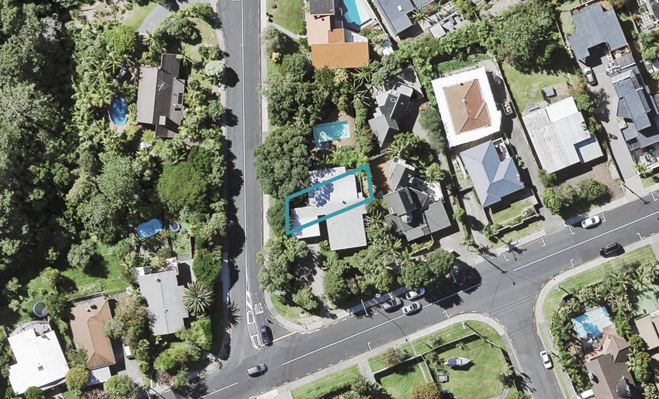 1/2 Saddleback Rise, Murrays Bay, Auckland - Carousel 1