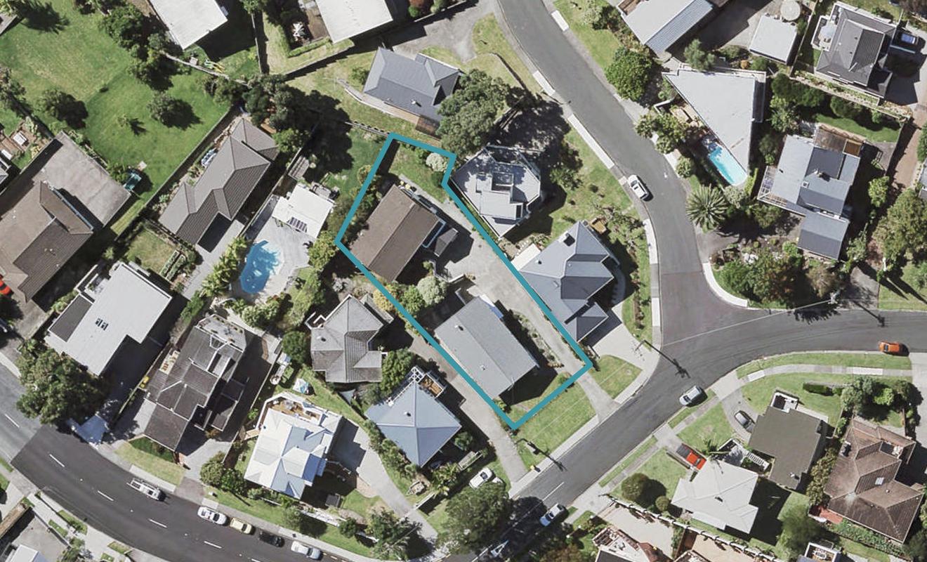 1/4 Penning Road, Castor Bay, Auckland - Carousel 1
