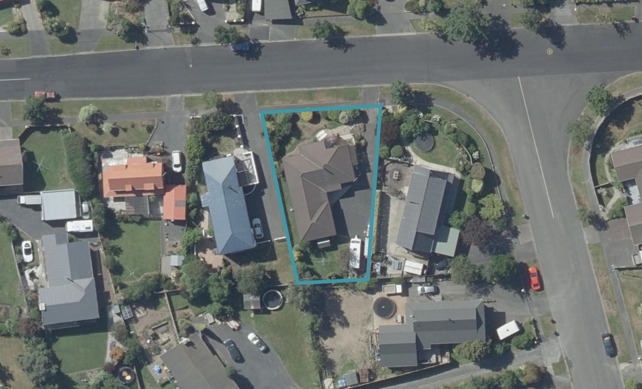 64 Walton Park Avenue, Fairfield, Dunedin - Carousel 1