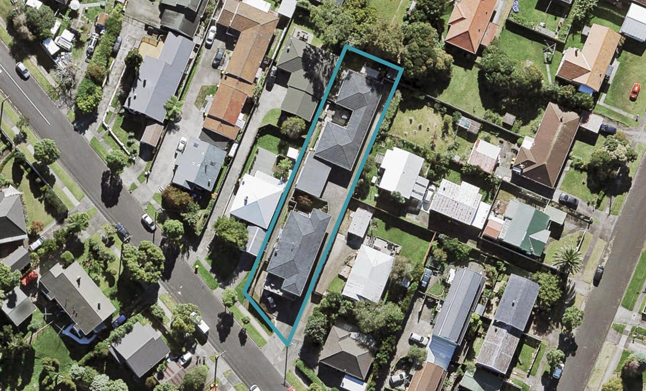 2/10 Craigbank Avenue, New Lynn, Auckland - Carousel 1