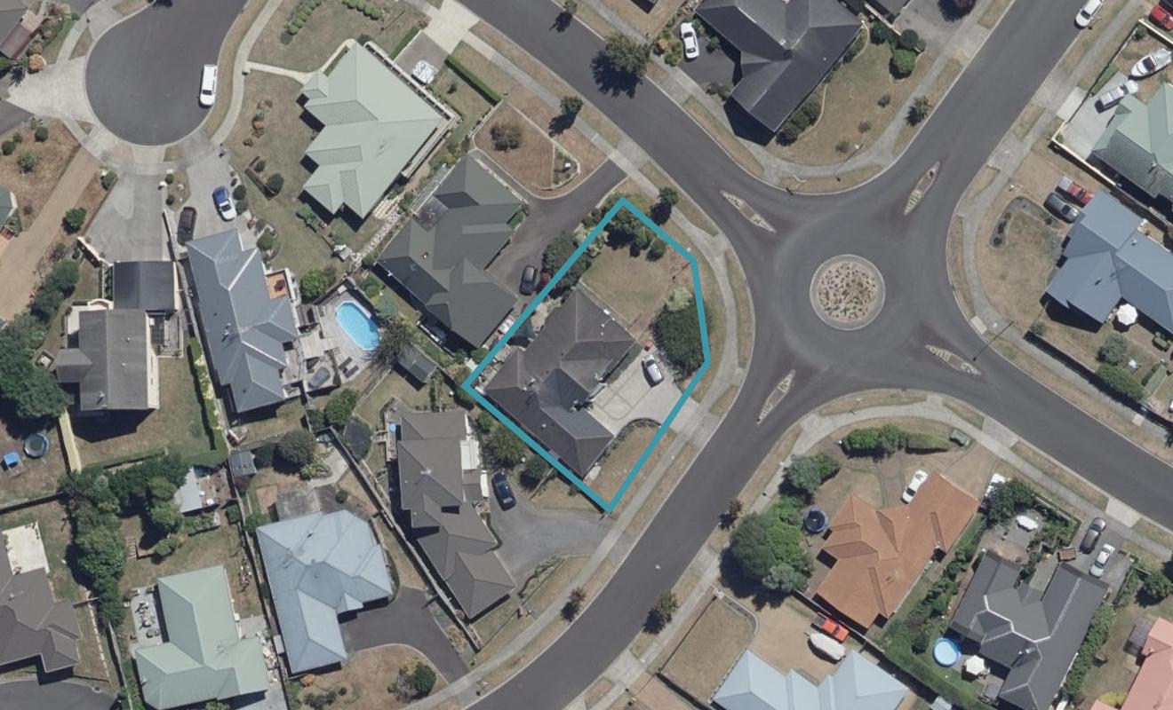 8 Highgrove Drive, Grandview Heights, Hamilton - Carousel 1
