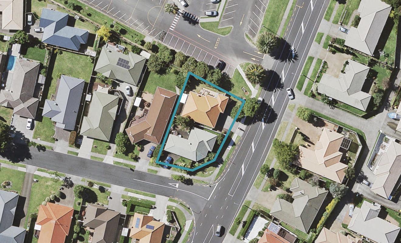 2/171 Botany Road, Botany Downs, Auckland - Carousel 1