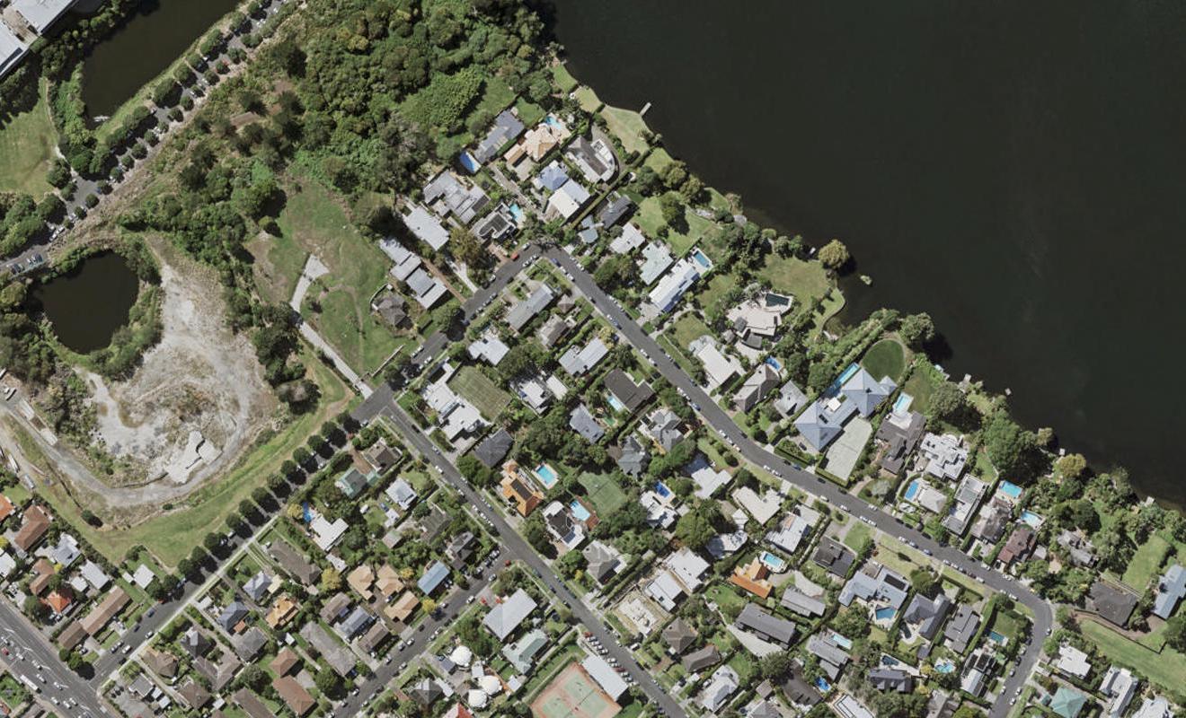 2/34 Lake View Road, Takapuna, Auckland - Carousel 1