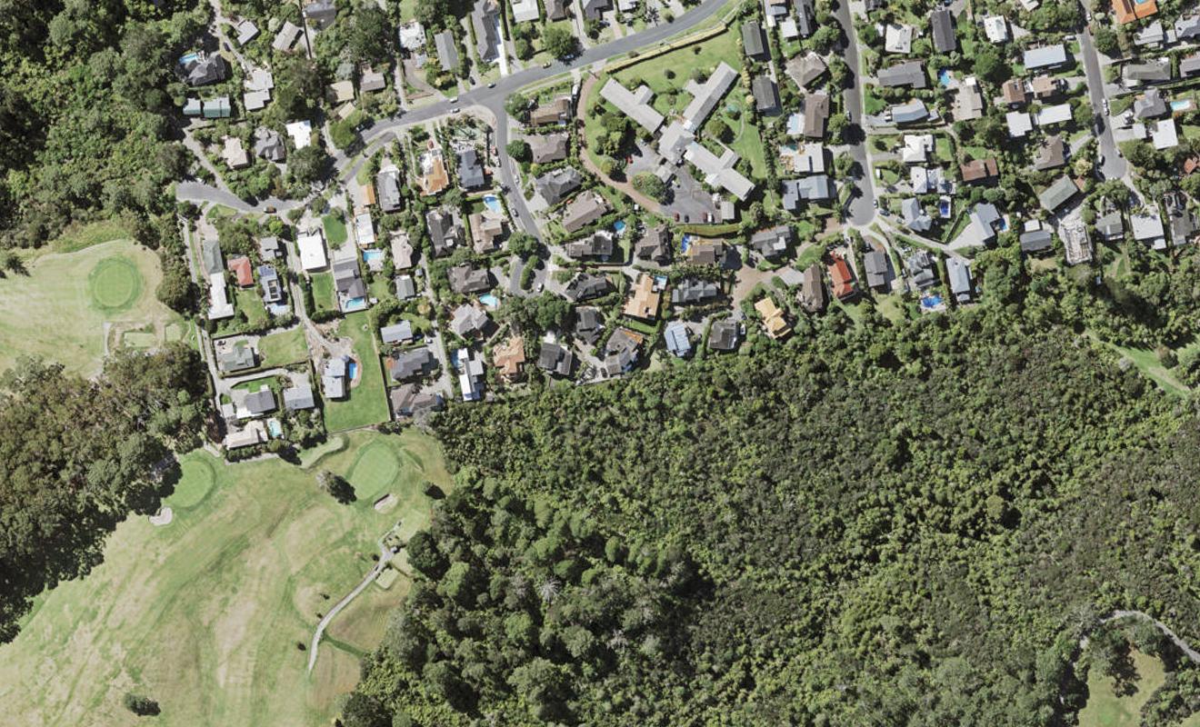 20 Centennial Place, Campbells Bay, Auckland - Carousel 1