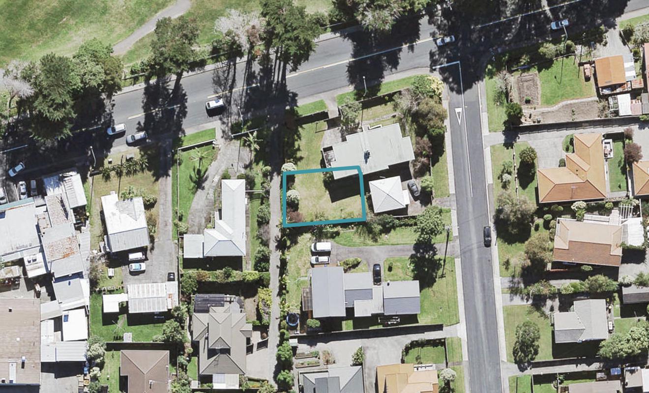 10B Godley Road, Green Bay, Auckland - Carousel 1