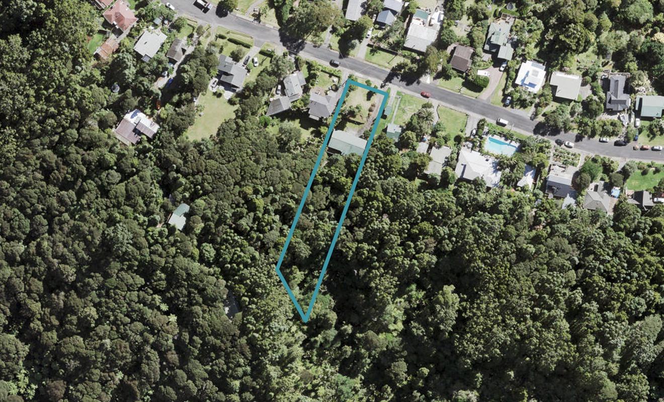 49 Minnehaha Avenue, Titirangi, Auckland - Carousel 1