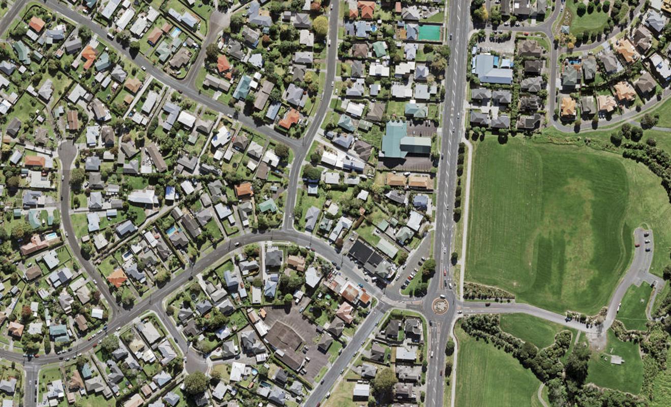 1/3 Gloria Avenue, Te Atatū Peninsula, Auckland - Carousel 1