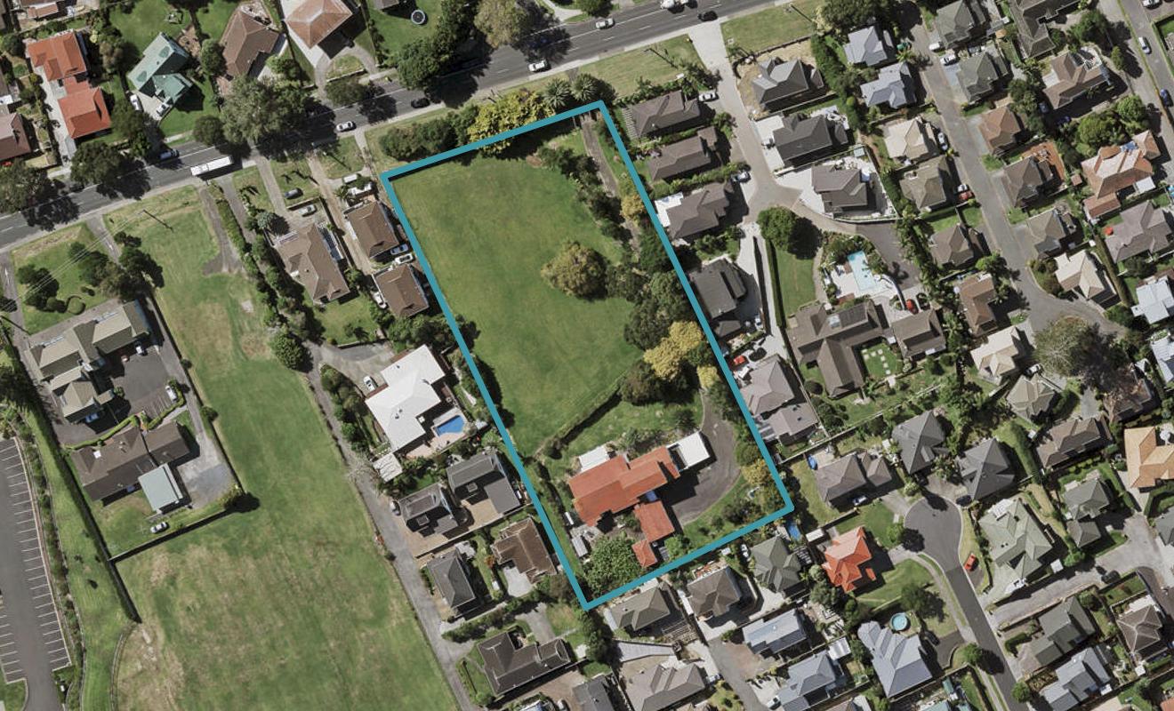 37 Redoubt Road, Goodwood Heights, Auckland - Carousel 1