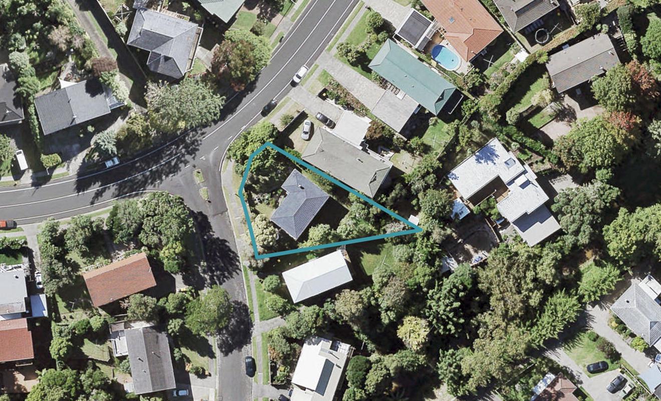2 Scarlock Avenue, Browns Bay, Auckland - Carousel 1