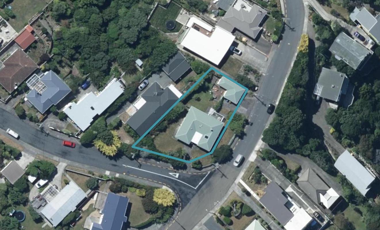 2 Walker Avenue, Paremata, Porirua - Carousel 1