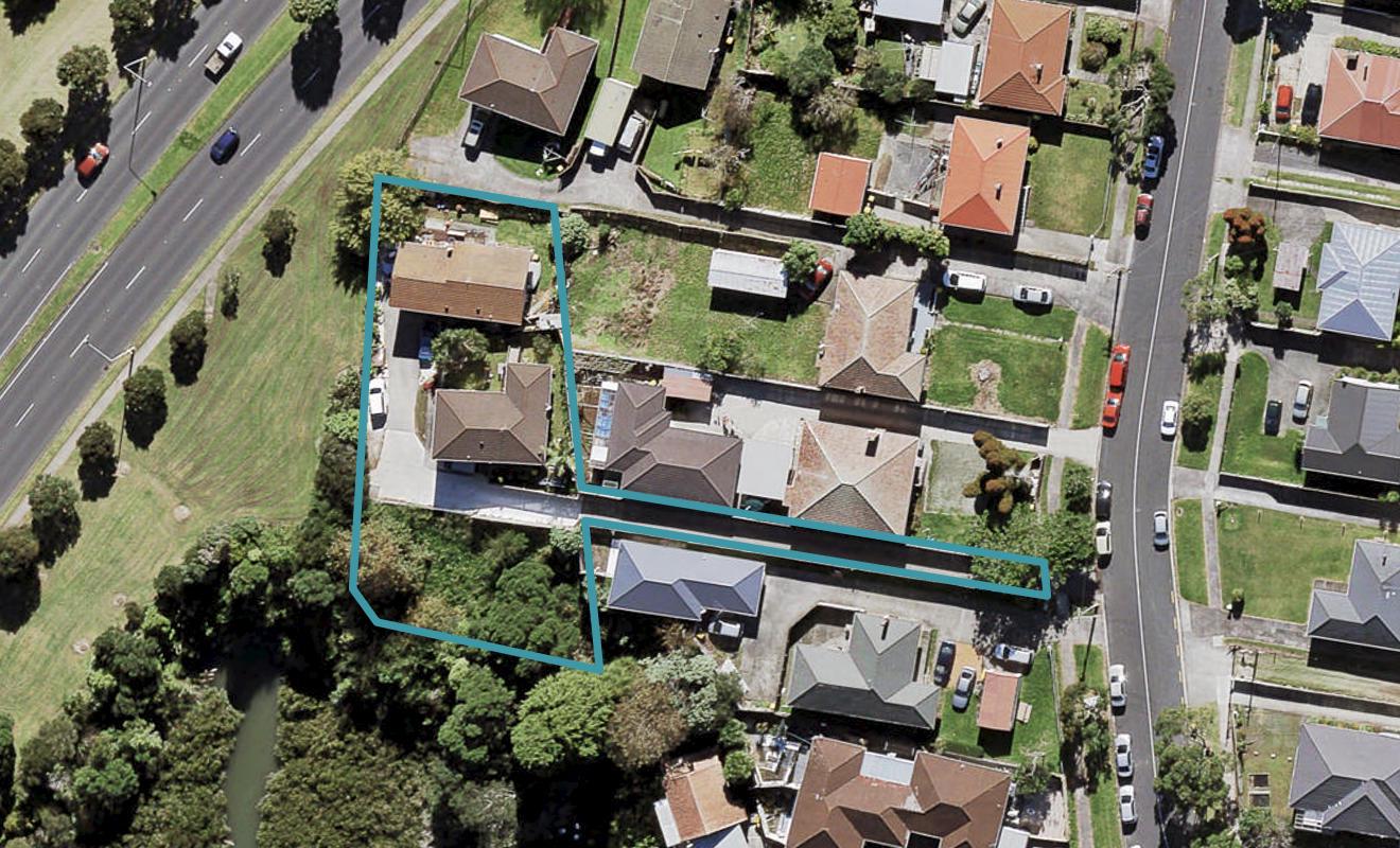 28 Reid Road, New Lynn, Auckland - Carousel 1